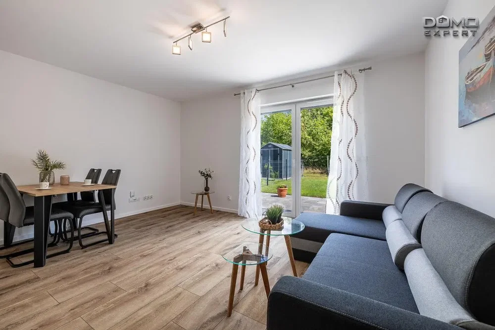Salon; vue, parquet, lumière naturelle, style moderne