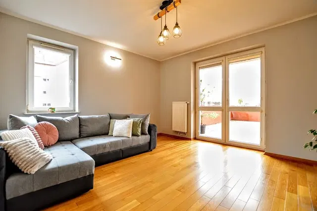 Wohnzimmer; tageslicht, holzboden