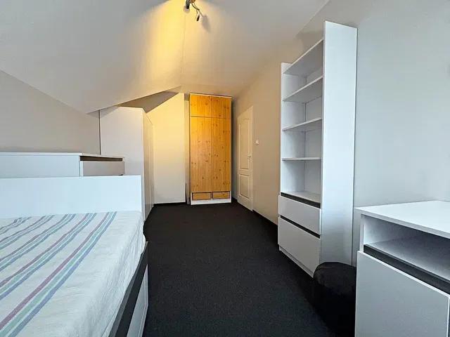 Chambre; parquet, lumière naturelle, style moderne