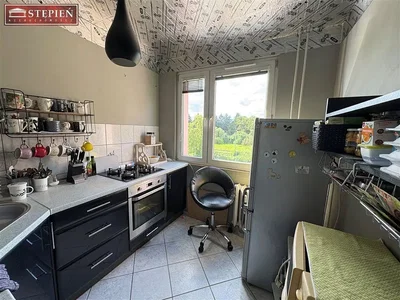 Кухиња; кухињски апарати, природно светло, поглед