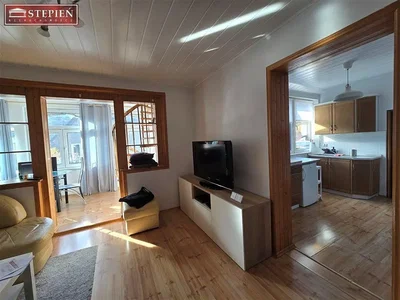 Дневна соба; поглед, природно светло