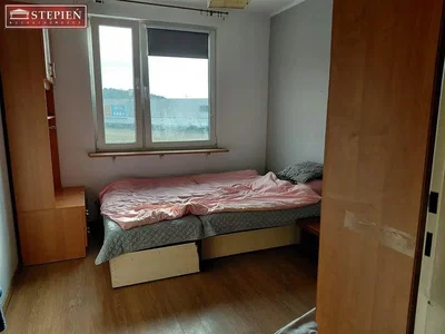 Schlafzimmer; holzboden, tageslicht