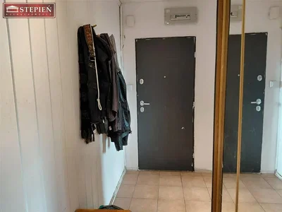 Garderobe; fliesenboden