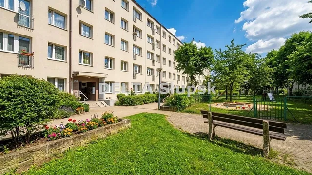 Casa y alrededores; vista