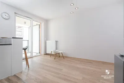 Dnevna soba; prirodno svjetlo, drveni pod, moderni stil