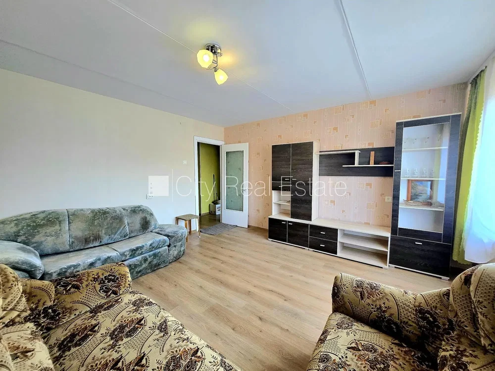 Oturma odası; doğal ışık, modern stil