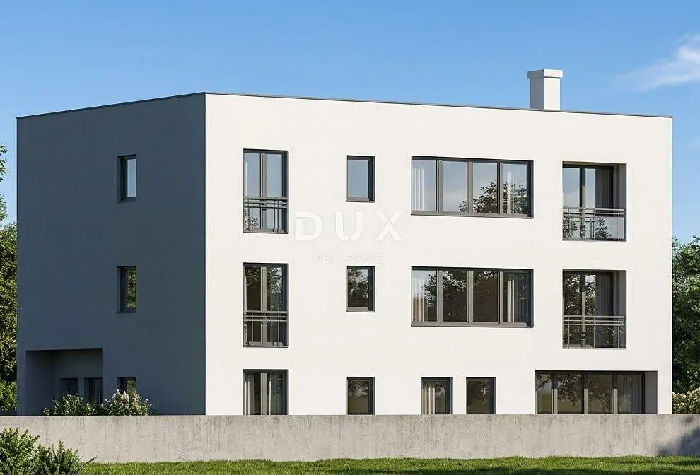 Dům a okolí