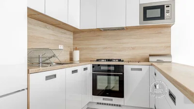 Küche; küchengeräte, renoviert, moderner stil