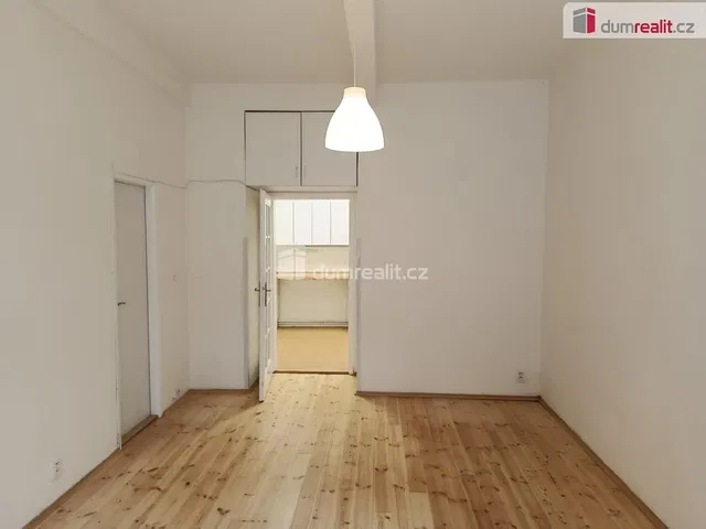 Chambre; parquet, lumière naturelle