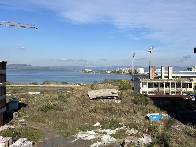 Σπίτι και περιβάλλον; θέα, χρειάζεται ανακαίνιση, φυσικό φως