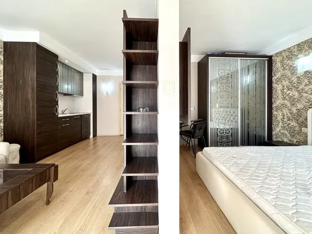 Camera da letto; pavimento in legno, stile moderno