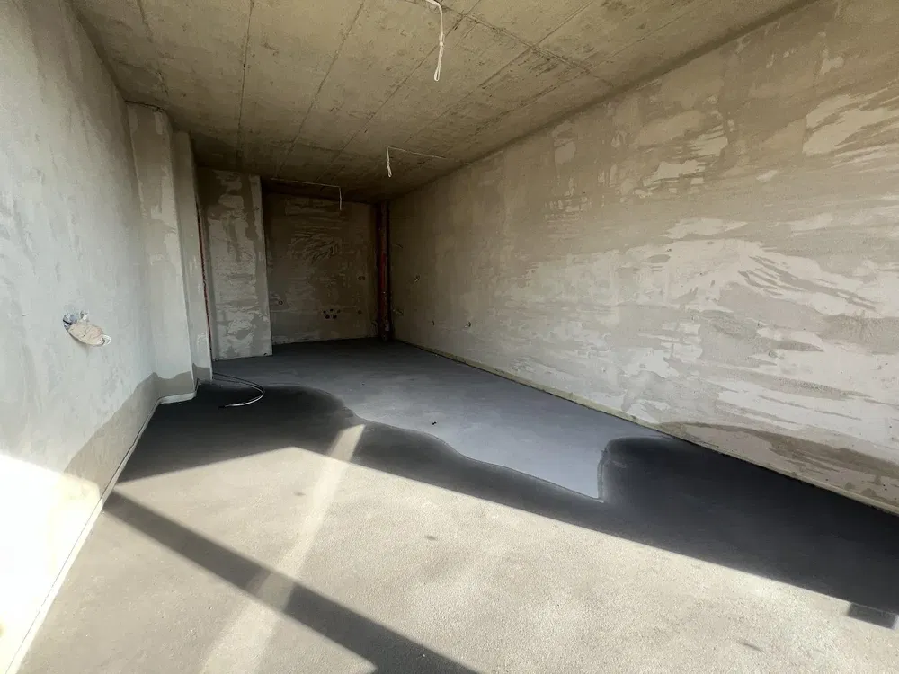 Otro; necesita renovación, luz natural