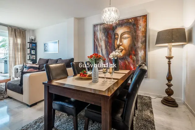 Oturma odası; modern stil, doğal ışık, fayans zemin