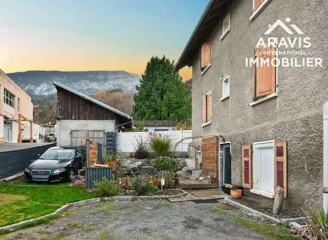 Haus und umgebung; blick