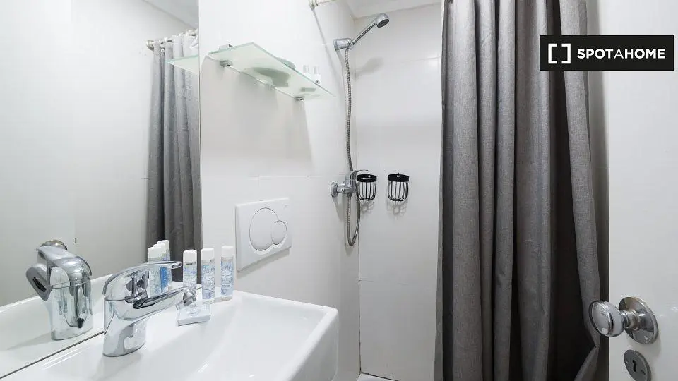 Badezimmer; tageslicht, renoviert