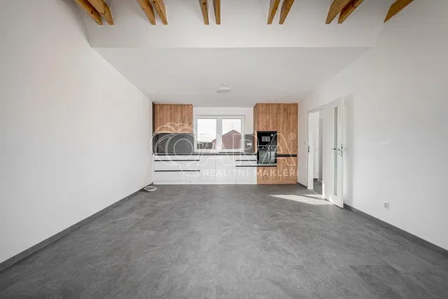 Cuisine; carrelage, électroménager, vue, lumière naturelle