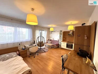 Wohnzimmer; holzboden, tageslicht, moderner stil
