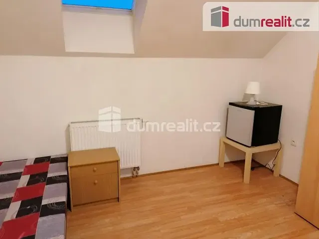 Chambre; parquet, lumière naturelle