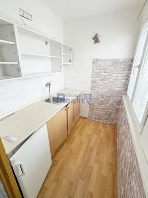 Kuchyně; kuchyňské spotřebiče, dlažba