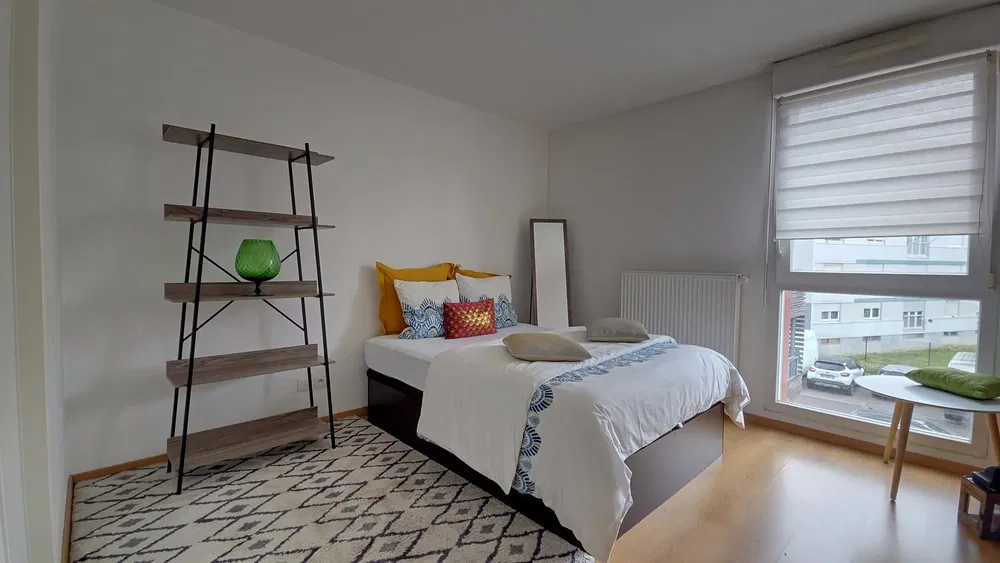 Spavaća soba; prirodno svjetlo, moderni stil