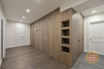 Garderobe; holzboden, renoviert, tageslicht