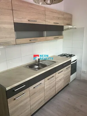 Mutfak; mutfak aletleri, fayans zemin, tadilatlı, doğal ışık, modern stil