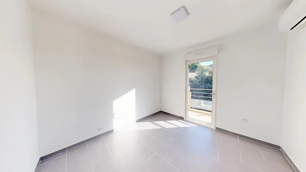 Diğer; doğal ışık, fayans zemin