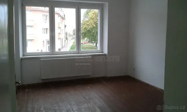 Ostatné; výhľad, drevená podlaha, potrebná rekonštrukcia