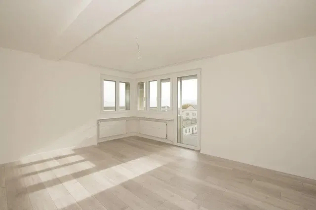 Wohnzimmer; blick, holzboden, tageslicht