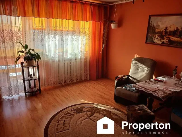 Living room; natural light, rustic style, wood floor