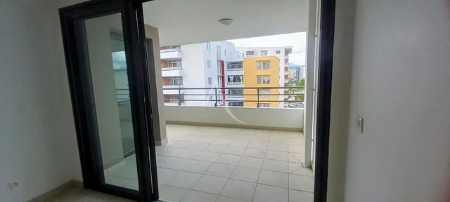 Balkon; widok, podłoga z płytek