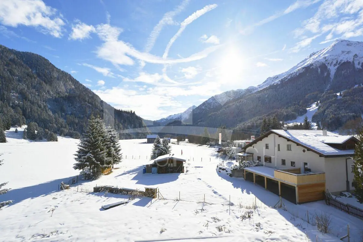Haus und umgebung; blick, tageslicht