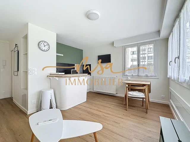 Kitchen; modern style, wood floor, natural light