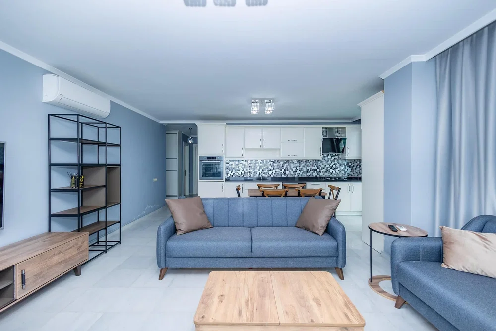 Salon; lumière naturelle, style moderne, carrelage
