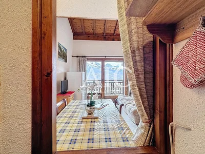 Wohnzimmer; blick, tageslicht, rustikaler stil