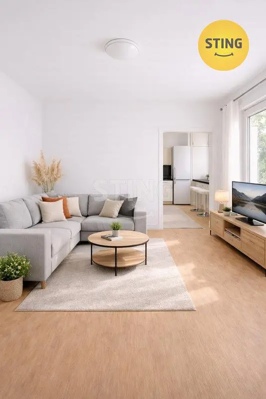 Wohnzimmer; tageslicht, moderner stil, holzboden
