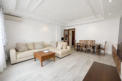 Wohnzimmer; tageslicht, fliesenboden