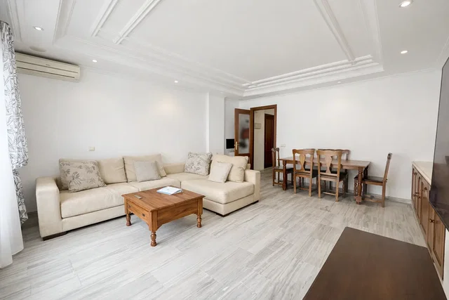 Wohnzimmer; tageslicht, fliesenboden