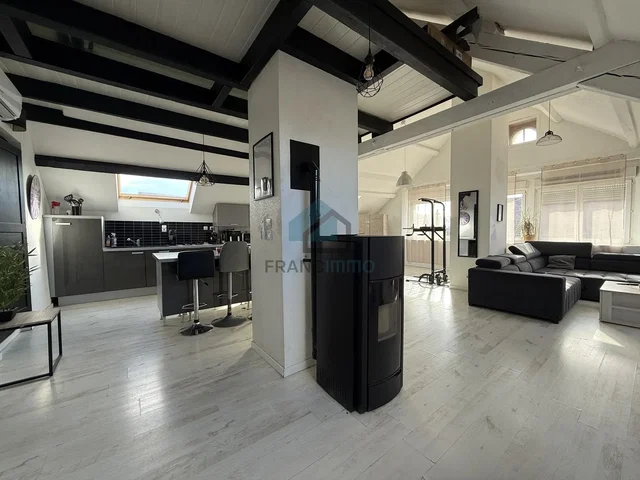 Living room; view, wood beams, natural light
