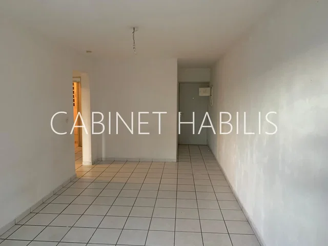 Ostalo; pločice, potrebna renovacija