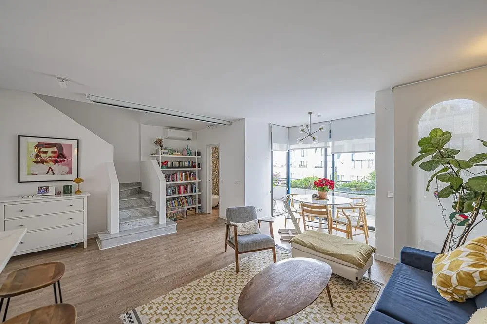 Woonkamer; natuurlijk licht, moderne stijl