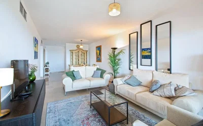 Oturma odası; doğal ışık, modern stil