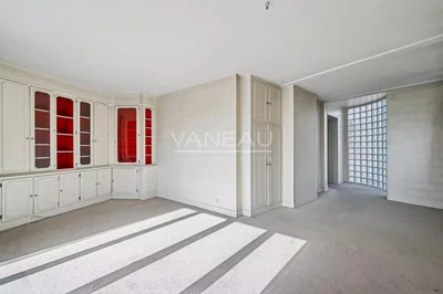 Salon; lumière naturelle, rénové