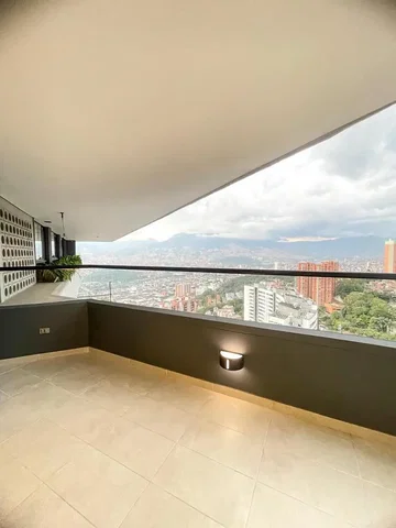 Balcone; vista, pavimento in piastrelle