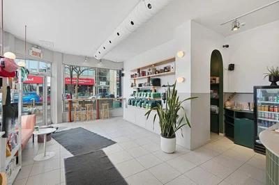 Trpezarija; komercijalni, pločice, prirodno svjetlo