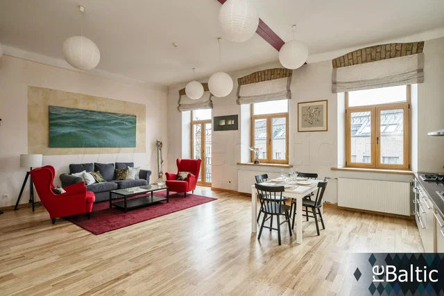 Wohnzimmer; holzboden, tageslicht, moderner stil