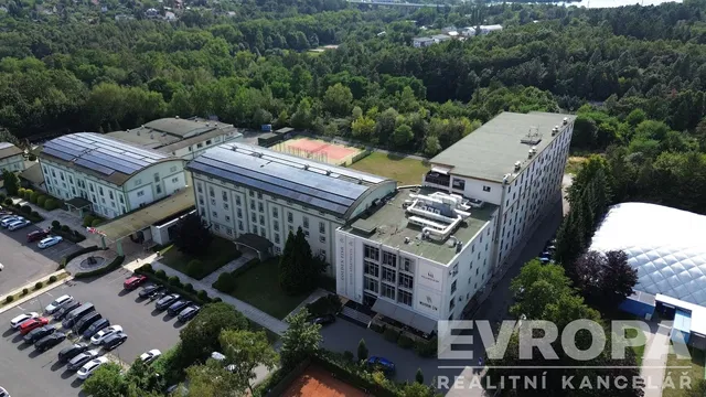 Maison et environs; vue