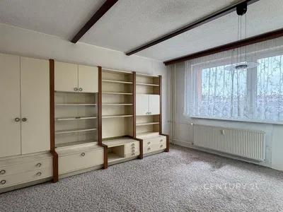 Chambre; poutres en bois, lumière naturelle