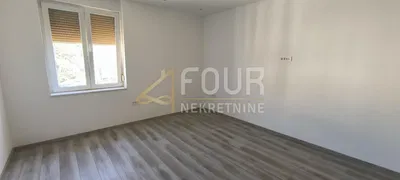 Autre; carrelage, lumière naturelle