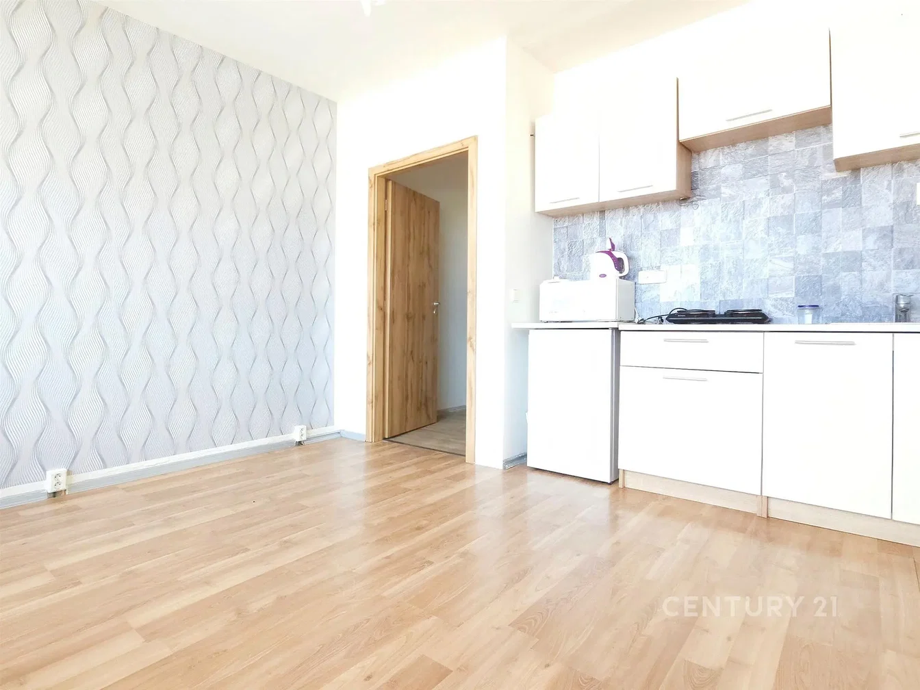 Kuchyně; po rekonstrukci, přirozené světlo, moderní styl